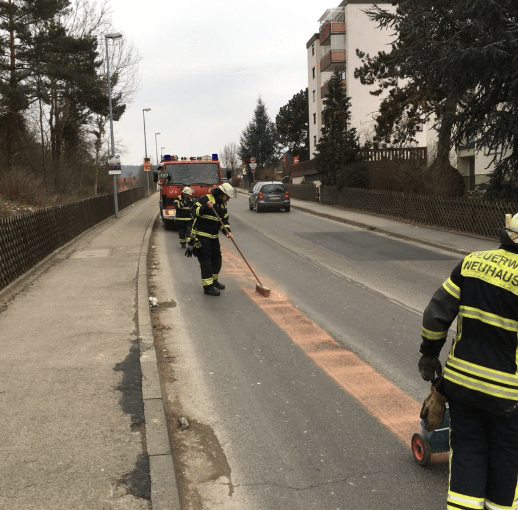 Einsatzfahrzeuge:
ELW1, GW-T, LF8
Einsatzzeitraum:
23.02.2018 –14:30- 15:18 Uhr