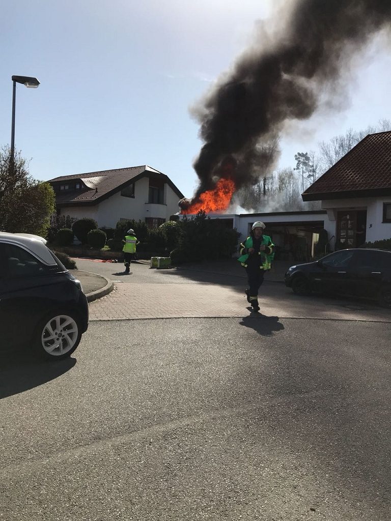 Einsatzfahrzeuge:
ELW1, HLF20, LF16 ..... DLK 23/12 Florian Filderstadt 1/00
Einsatzzeitraum:
08.04.2018 – 11:19- 13:59 Uhr