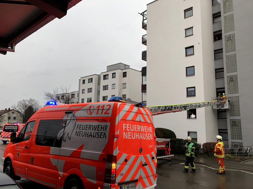 Einsatzfahrzeuge:
ELW1, DLA(K) 23/12 Filderstadt 1/00
Einsatzzeitraum:
03.02.2020 –09:18 Uhr - 10:27 Uhr