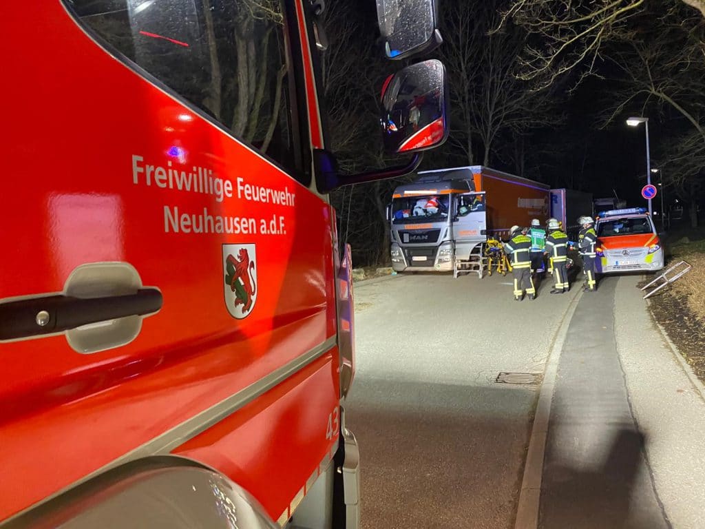 Einsatzfahrzeuge:
ELW1, HLF10
Einsatzzeitraum:
18.02.2020 –23:14-00:00 Uhr