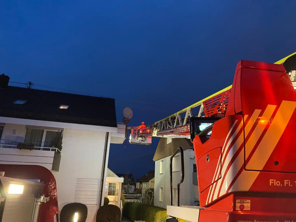 Einsatzfahrzeuge:
ELW1, DLA(K) 23/12 Filderstadt 1/00
Einsatzzeitraum:
19.02.2020 –06:23-07:30 Uhr