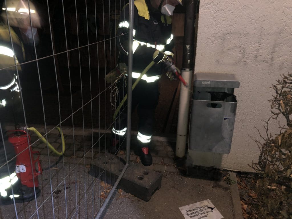 Einsatzfahrzeuge:
ELW1, HLF20
Einsatzzeitraum:
06.11.2020 – 18:49-19:18 Uhr
