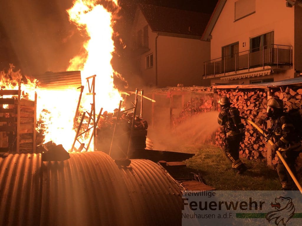 Einsatzfahrzeuge:
ELW1, HLF20, HLF10, MTW....
29.11.2020 –04:37 Uhr-08:06 Uhr