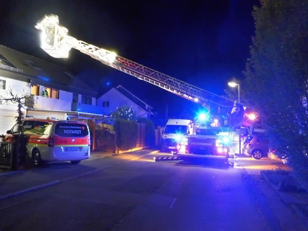 Einsatzfahrzeuge:
ELW1, DLA(K) 23/12 Filderstadt 1/00
Einsatzzeitraum:
10.05.2021 –01:43-02:49 Uhr