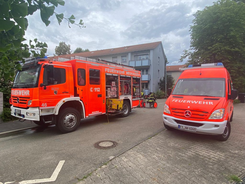 Einsatzfahrzeuge:
ELW1, HLF20, HLF10, LF16, DLA(K) Feuerwehr Filderstadt
Einsatzzeitraum:
05.07.2021 –12:37-13:27 Uhr