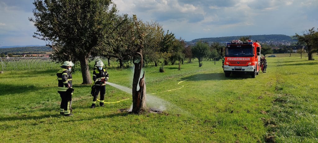 Einsatzfahrzeuge:
ELW1, HLF20
Einsatzzeitraum:
19.09.2021 –15:42-16:20 Uhr