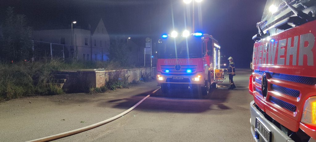 Einsatzfahrzeuge:
ELW1, HLF20, HLF10, LF16, DLA(K) Feuerwehr Filderstadt
Einsatzzeitraum:
21.09.2021 –05:37-06:43 Uhr