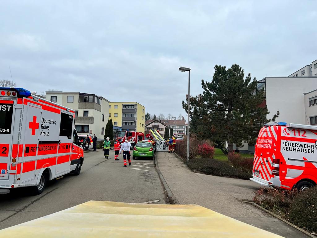 Einsatzfahrzeuge:
ELW1, DLA(K) 23/12 Filderstadt 1/00
15.12.2021 –10:24 - 11:26 Uhr