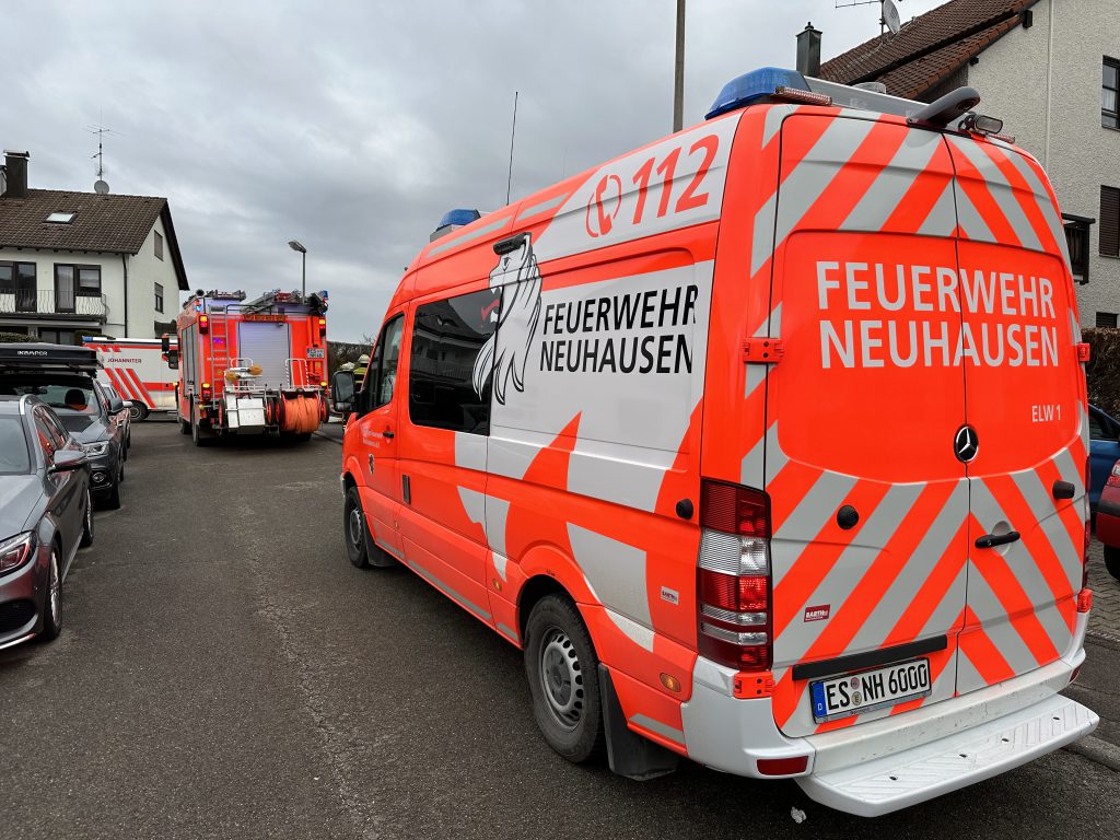 Einsatzfahrzeuge:
ELW1, HLF20
Einsatzzeitraum:
19.02.2023 –08:53-09:46 Uhr
