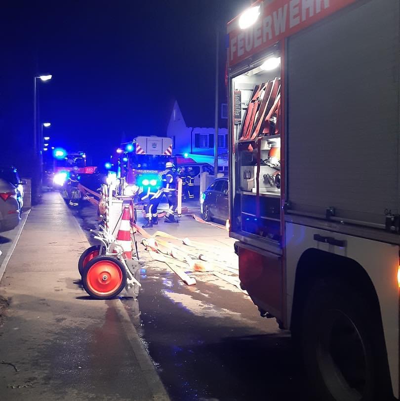 Einsatzfahrzeuge:
ELW1, HLF20, HLF10, LF16, MTW, DLK Filderstadt
Einsatzzeitraum:
03.03.2023 –20:37-21:40 Uhr