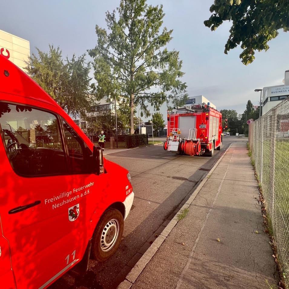 Einsatzfahrzeuge:
ELW1, HLF20, HLF10, LF16, DL(A)K Filderstadt
Einsatzzeitraum:
25.08.2023 –07:34-09:48 Uhr
