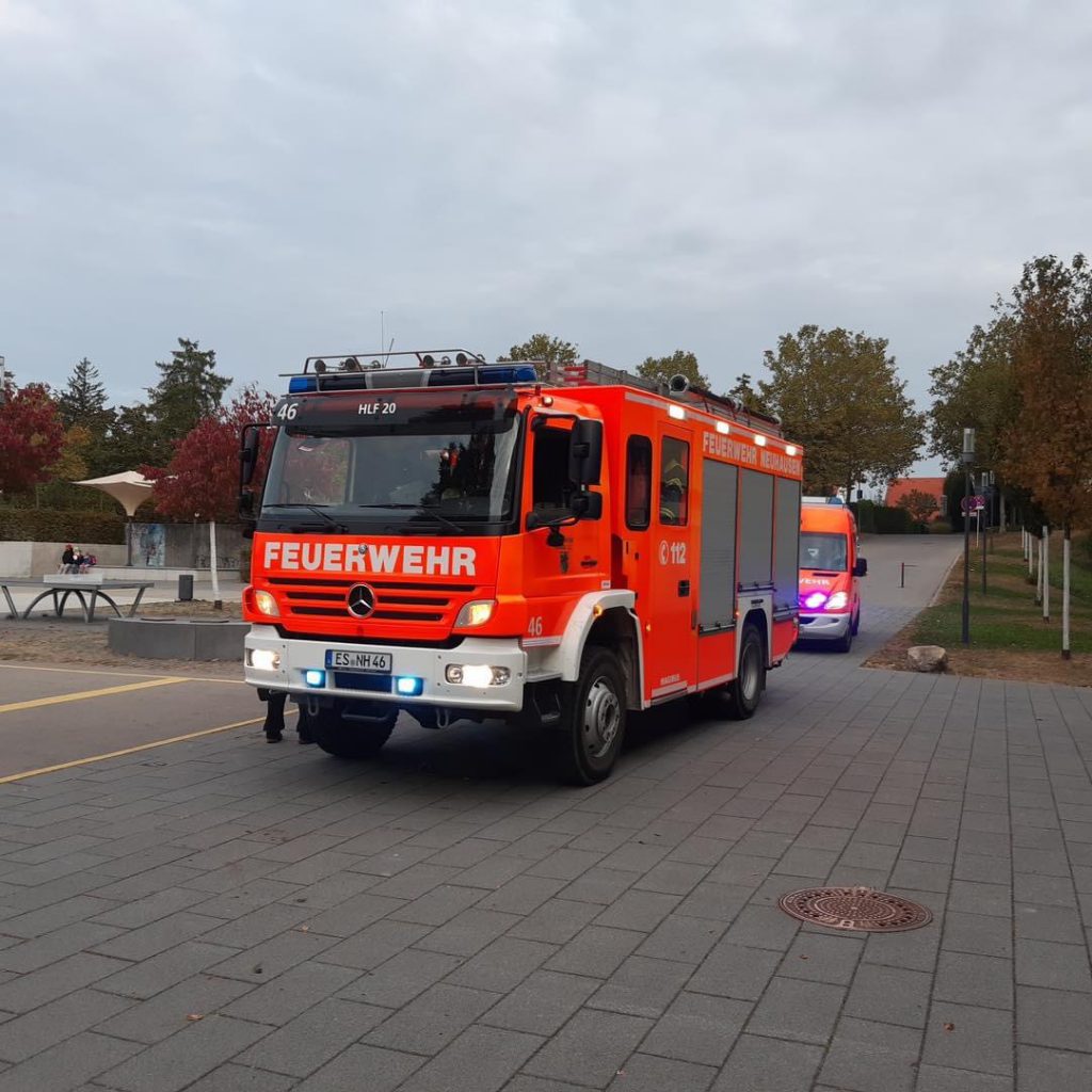 Einsatzfahrzeuge:
ELW1,  HLF20, HLF10, LF16
Einsatzzeitraum:
09.10.2023 –07:46-08:29 Uhr