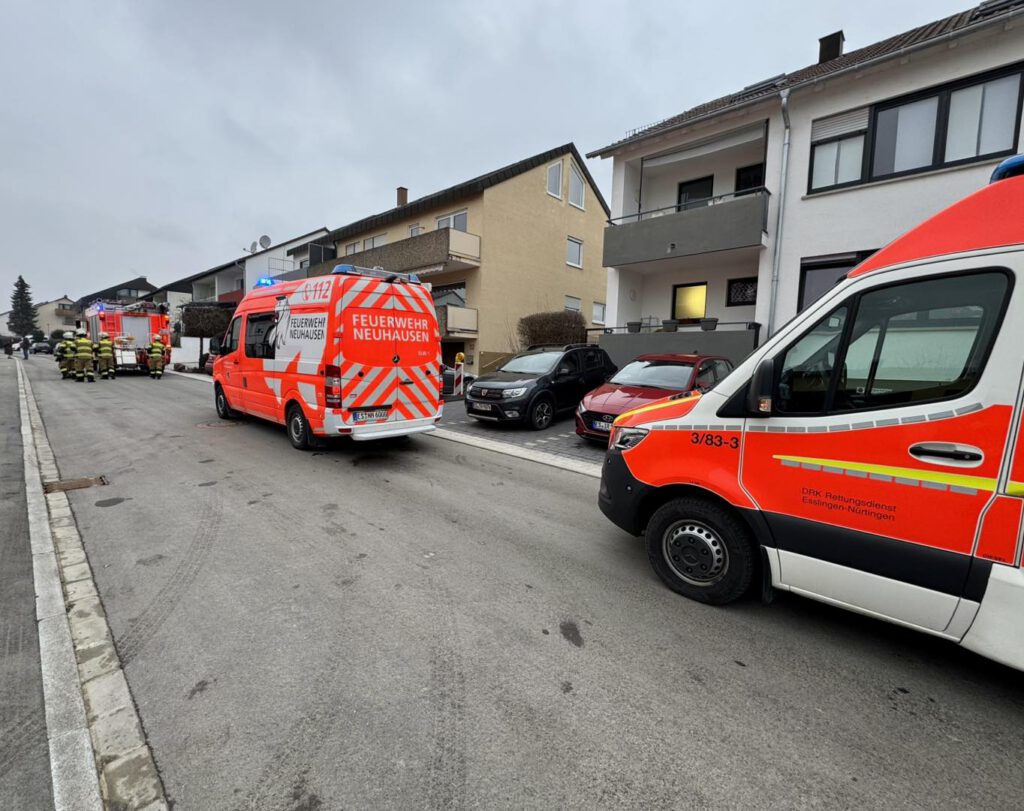 Einsatzfahrzeuge:
ELW1, HLF10
Einsatzzeit:
14.02.2025 – 15:45 - 16:17 Uhr