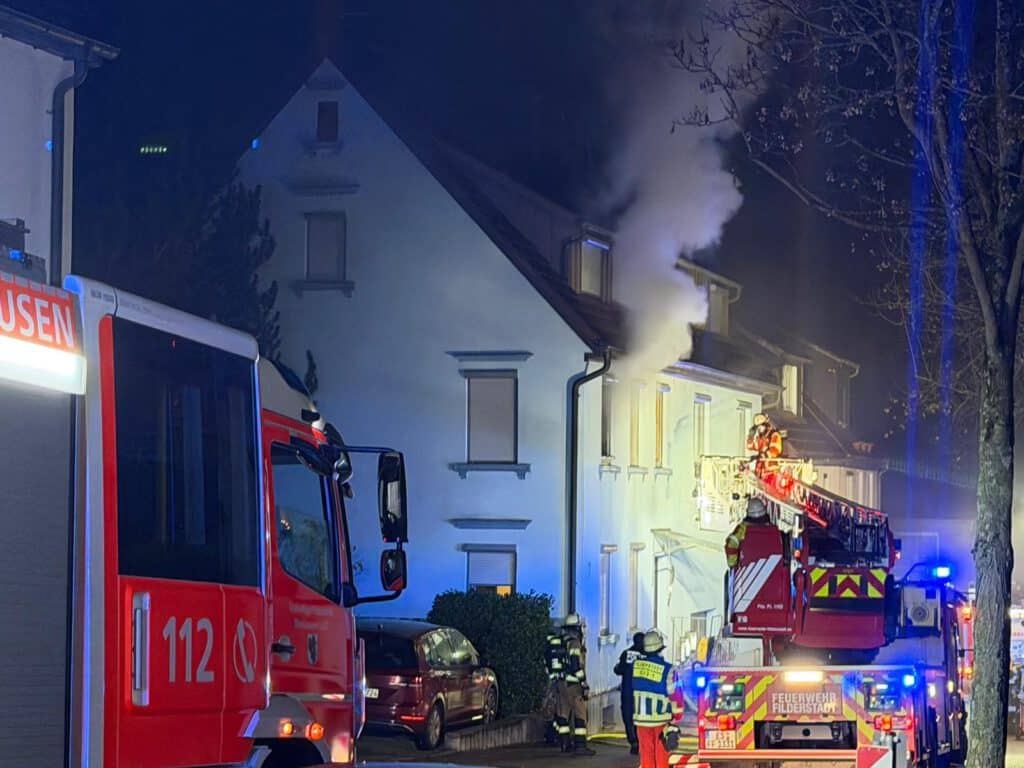 Einsatzfahrzeuge:
ELW1, HLF20, HLF10, LF16, GW-T, MTW
Einsatzzeitraum:
07.12.2025 – 06:33 - 09:47 Uhr