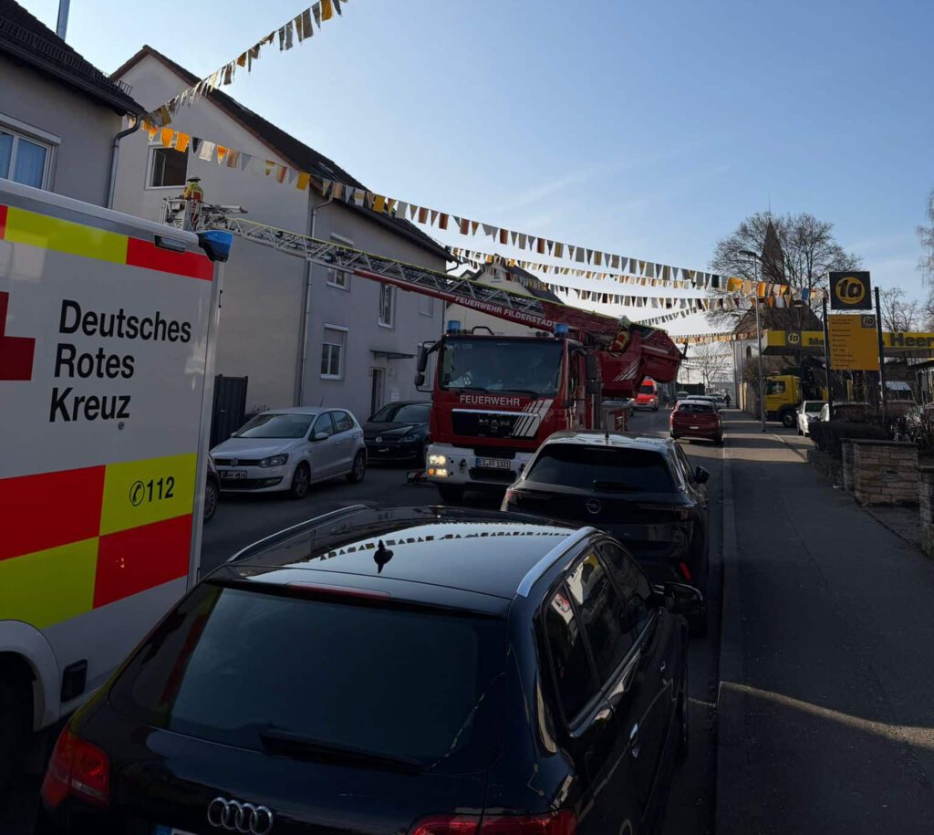 Einsatzfahrzeuge:
ELW, DLA(K) 23/12 Filderstadt 1/33
Einsatzzeitraum:
24.01.2026 – 13:37 - 14:46 Uhr